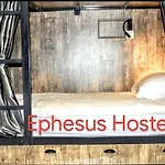 بيت شباب Ephesus